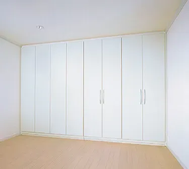 部屋を完全に区切り独立した二部屋に